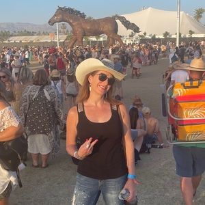 Meet your Posher, Suzanne